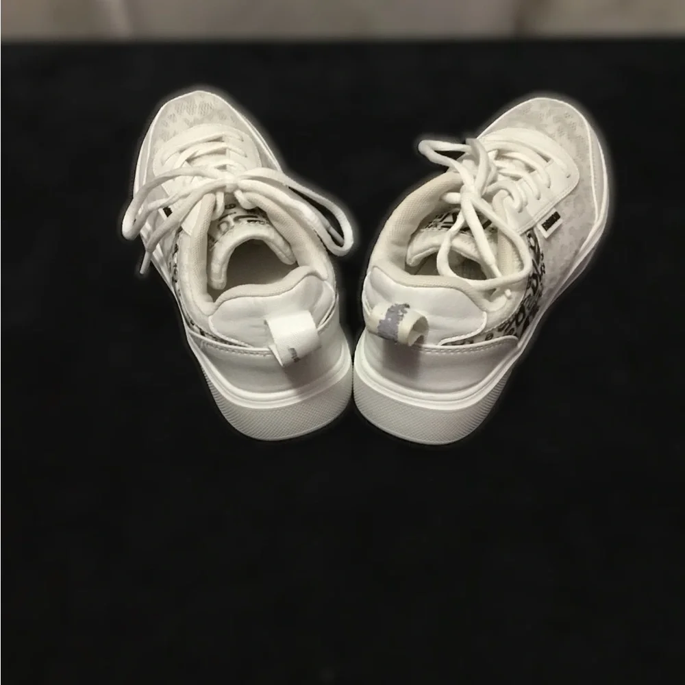 Women’s White Sneakers